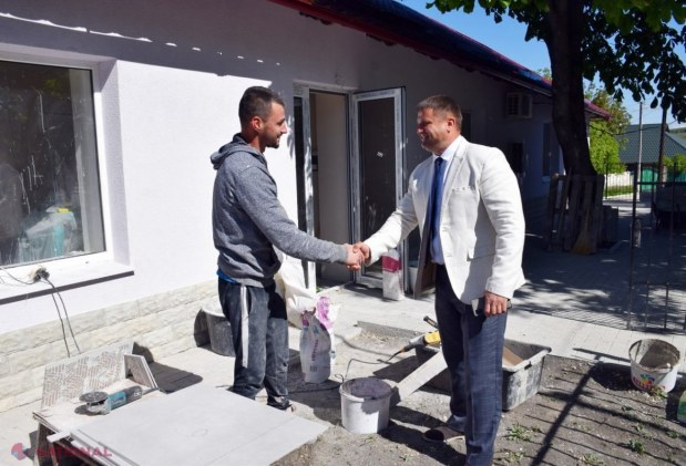 FOTO // Partidul „ȘOR”: Echipa din raionul Orhei continuă să le asigure oamenilor acces la servicii medicale de calitate: „Va fi cel mai MODERN centru medical din raionul Orhei”