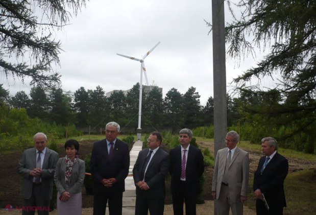Turbină eoliană în Grădina Botanică!