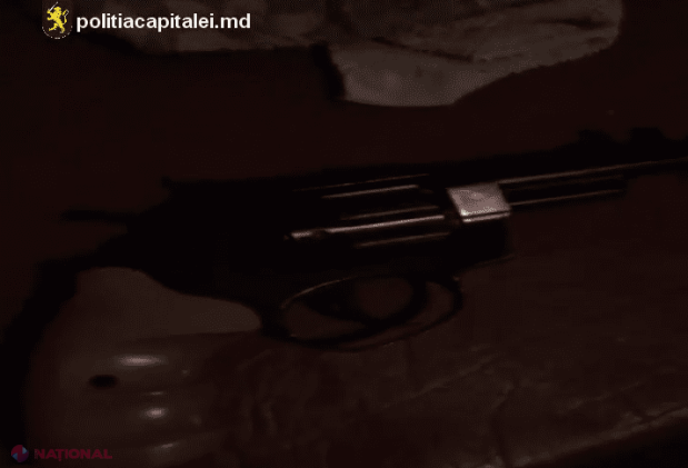 Ce au găsit polițiștii într-o gospodărie din Călărași? Stăpânul casei riscă până la 6 ani de PUȘCĂRIE