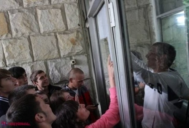 TOP CINCI instituții cu cea mai BUNĂ medie la BAC: Rezultatele sesiunii de bază a examenelor de BACALAUREAT în liceele teoretice din R. Moldova, promoția 2018 