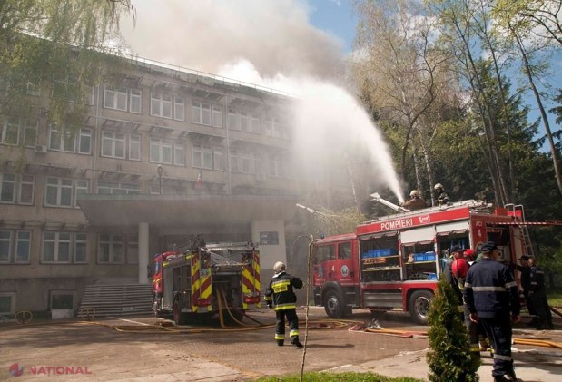 VERDICTUL pompierilor: Cauza INCENDIULUI de la Telecentru care a mistuit în totalitate acoperișul unei instituții de știință
