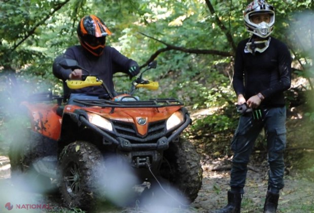 GALERIE FOTO, VIDEO // Prezentatorul de televiziune Alexandu Fosa s-a MUTAT în… codru. Noua ocupație plină de ADRENALINĂ