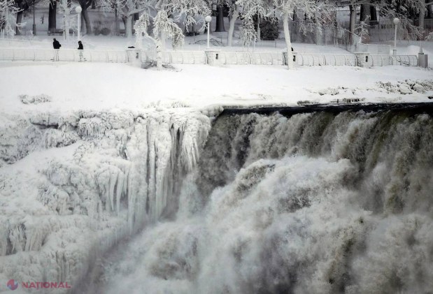 Foto // Cascada NIAGARA a ÎNGHEȚAT! Fotografii impresionante