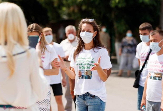 FOTO // Flashmob inedit la „OrheiLand”: Dodon și Chicu, în rol de „PAZNICI” la intrarea în parcul de distracții: „Este rușinos că regimul Dodon, prin intermediul poliției, amenință și luptă cu proprii cetățeni”