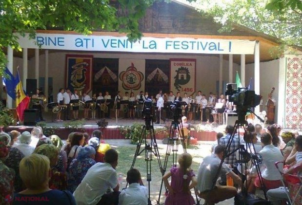 FESTIVAL // Cântece și dansuri „La umbra stejarului” lui Ștefan cel Mare și Sfânt din satul Cobâlea