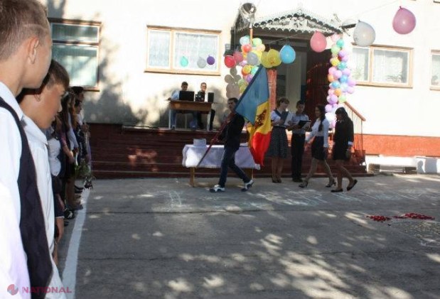 REPORTAJ // 1 septembrie: „Lasă, Ionel, că te îmbracă mama frumos și o să fii și tu în rând cu ceilalți copii”