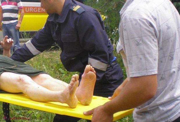 Două femei, salvate după ce au căzut în fântână