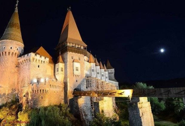 Castelul Corvinilor din Hunedoara, printre cele „10 castele de poveste” din lume (GALERIE FOTO)