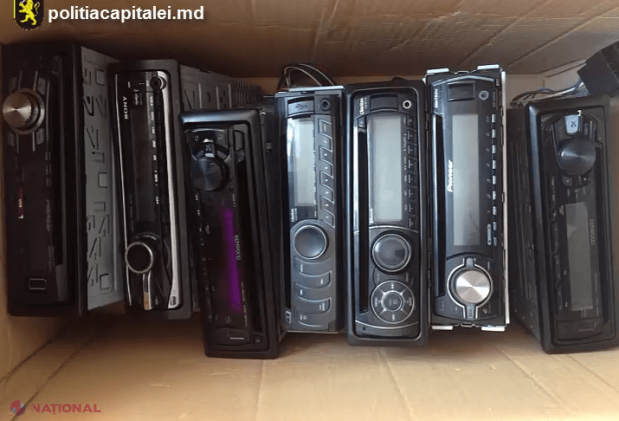 Douăzeci de radio-CD-uri pentru mașină, FURATE dintr-o lovitură în Chișinău