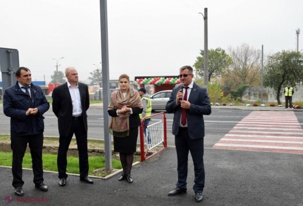 FOTO /// La inițiativa lui Ilan Șor, în municipiul Orhei au fost date în exploatare 30 de stații MODERNE de așteptare a transportului public: „Stațiile de așteptare sunt și o carte de vizită a unei localități”