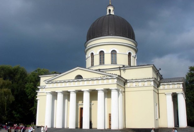 Preot CĂLARE pe enoriaș: Ritual de EXORCIZARE, filmat în regiunea transnistriană. REACȚIA Mitropoliei