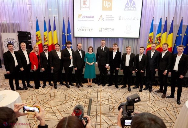 FOTO // Recepție prilejuită de Ziua Națională a României, organizată la Chișinău! Ambasadorul Cristian Leon-Țurcanu: „Sărbătorim împreună ziua tuturor românilor. Sper ca peste nu mult timp să putem sărbători cu toții împreună, în Uniunea Europeană”