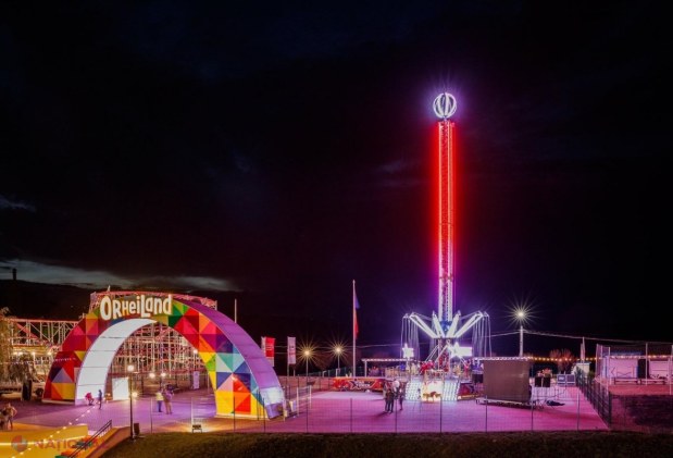 FOTO, VIDEO // Partidul „ȘOR” a dăruit „OrheiLand”-ului un CARUSEL unic. „Star Tower” are o înălțime de 30 de metri și poate lua la bord 20 de persoane