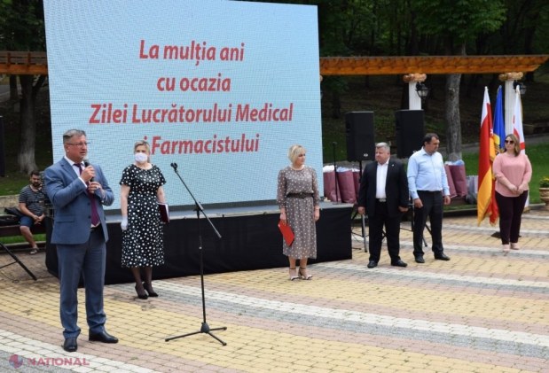 FOTO // Ilan Șor a oferit PREMII generoase lucrătorilor medicali din tot raionul Orhei de ziua lor profesională