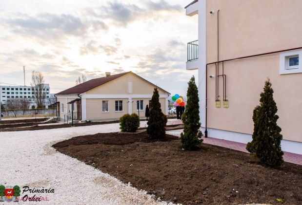 FOTO // Alte opt familii din Orhei și-au realizat visul - APARTAMENTE SOCIALE la doar 500 de lei pe luna