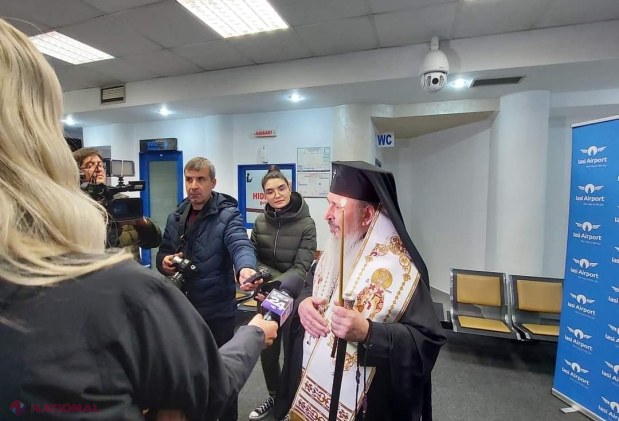 FOTO // Înaltpreasfințitul Petru, Arhiepiscop al Chișinăului, Mitropolit al Basarabiei și Exarh al Plaiurilor, a adus Focul Haric de la Iași
