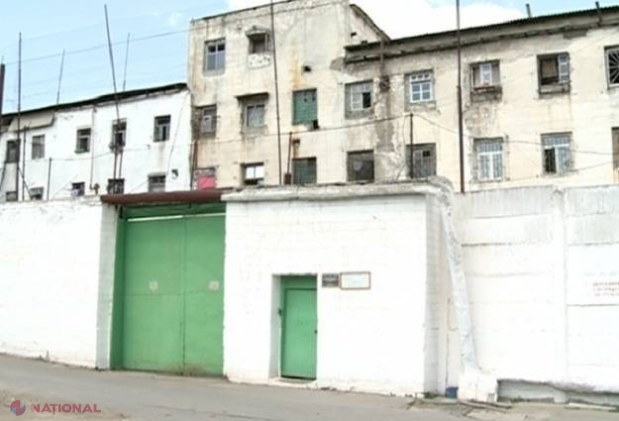 Pentru a nu fi CONDAMNATĂ la CEDO, R. Moldova a ahitat peste jumătate de milion de lei unor deținuți torturați. Acum, statul cere banii de la un șef de la închisoare