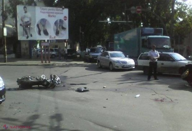 FOTO // Accident în capitală. Un motociclist, transportat în stare GRAVĂ la spital