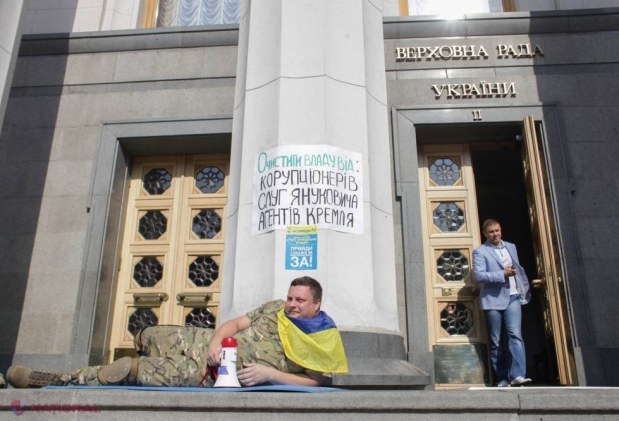 LUSTRAȚIE // Zi de FOC în Rada ucraineană. Deputații au adoptat o LEGE INCOMODĂ