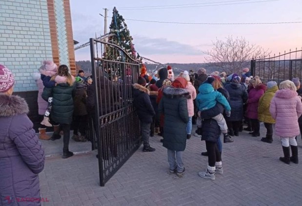 FOTO // Echipa Partidului „ȘOR” a aprins luminile de sărbătoare în aproximativ 130 de localități din republică