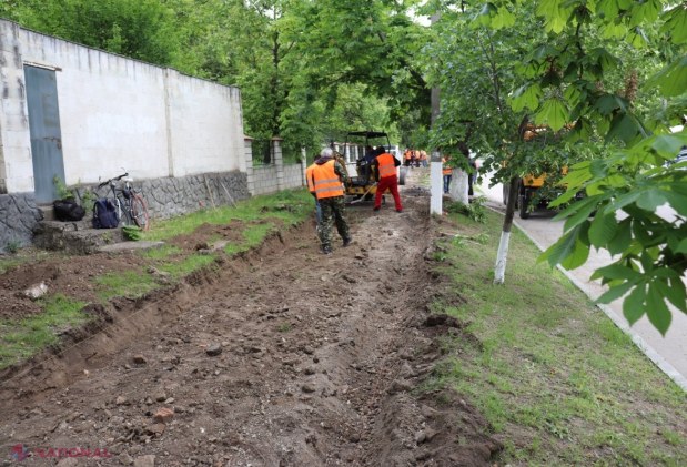 FOTO // În municipiul Orhei continuă RENOVAREA la scară largă a drumurilor: „Ca și restul lucrărilor de renovare a infrastructurii rutiere, facem aceste lucrări din surse proprii”