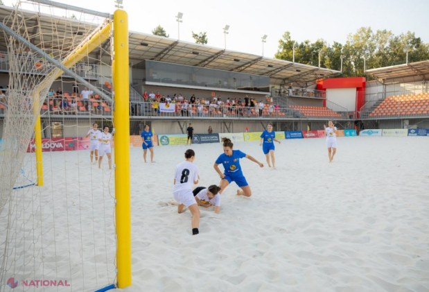 GALERIE FOTO // Moldindconbank susține echipa de fotbal feminin ,,Pudra” care a primit 200 000 de lei