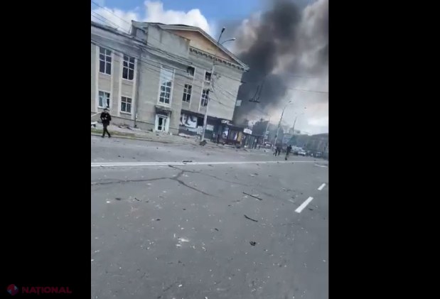 UPDATE, VIDEO // 21 de MORȚI, inclusiv TREI copii; Rușii au atacat cu RACHETE centrul orașului Vinnița. Președintele Zelenski anunță mai mulți MORȚI și răniți, inclusiv copii. „Este un act TERORIST din partea Rusiei. Sunt NEOAMENI, o țară de ucigași”