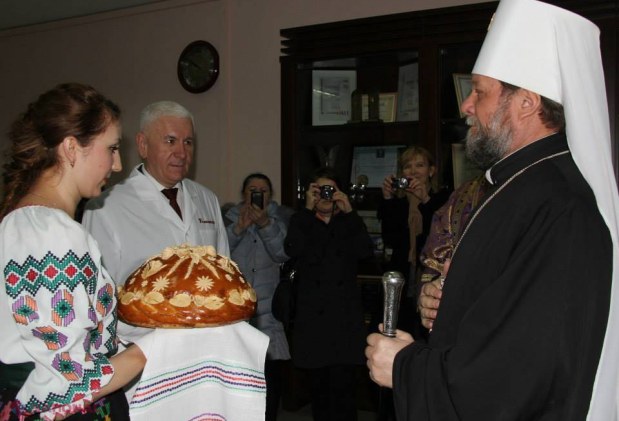 FOTO // Produsele pascale „Franzeluţa” – binecuvântate de Înalt Prea Sfinţitul Mitropolit Vladimir