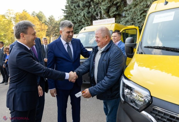 FOTO România donează alte 20 de microbuze noi pentru școlile din R. Moldova. Marcel Ciolacu: „Toți copiii trebuie să aibă acces egal la educație”