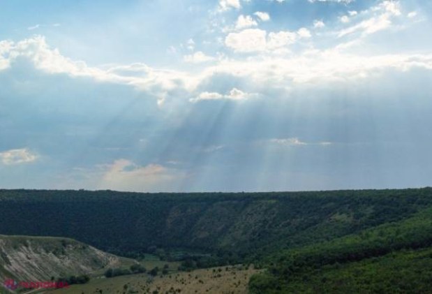 Ploi cu descărcări electrice. Ce temperaturi vom avea în această săptămână