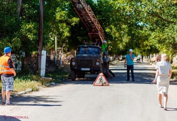 FOTO // La doar o săptămână de la preluarea mandatului, Marina Tauber a început lucrările de iluminare stradală în satul Lopatna