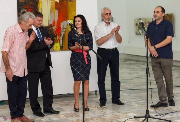 Femeia care pictează femeia, într-o expoziție INEDITĂ, vernisată la Chișinău