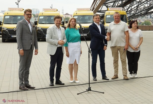 FOTO, VIDEO // Guvernul României donează R. Moldova încă 69 de autobuze școlare, în valoare de 74 de milioane de lei. Ambasadorul Cristian-Leon Țurcanu: „Prin acest lot de autobuze, contribuim la îmbunătățirea calității în educație”