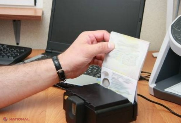 Doi moldoveni prinși cu pașapoarte false de grănicerii ucraineni