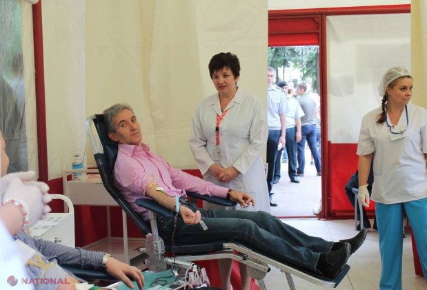 FOTO Sute de oameni au venit astăzi în centrul capitalei să SALVEZE vieţi