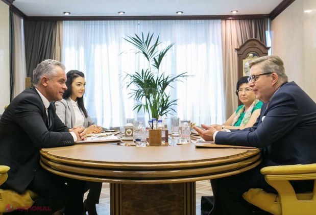 FOTO // Pirkka Tapiola l-a vizitat la GBC pe Vlad Plahotniuc: „Sunt convins că va păstra amintiri plăcute despre timpul petrecut”