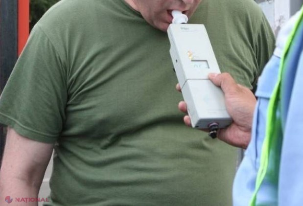 O persoană cu funcție de răspundere a fost prinsă BĂUTĂ LA VOLAN 