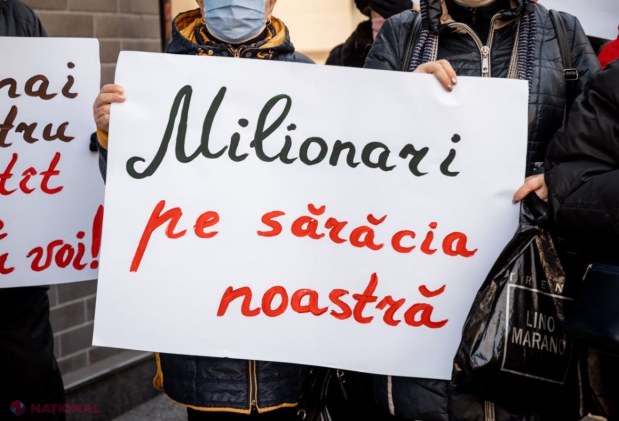 FOTO // Reprezentanții și simpatizanții Partidului „ȘOR” au PROTESTAT în fața ANRE și au cerut DEMISIA conducerii aceste instituții: „VAMPIRII energetici ai Moldovei”
