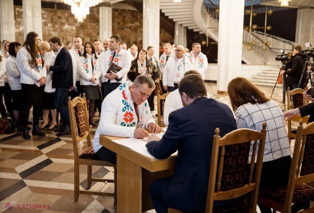 FOTO, DOC // Partidul „ȘOR” a depus actele pentru înscrierea în cursa electorală. Ilan Șor, în fața mulțimii: „Deschidem o pagină nouă în istoria politică din Moldova”