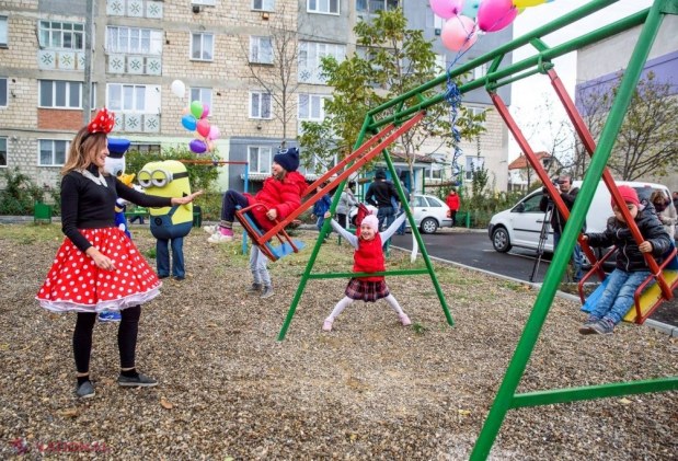 Galerie FOTO // Încă două curți au fost MODERNIZATE la Orhei, în cadrul Programului „Operațiunea Curtea”