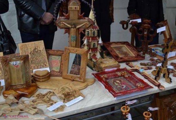 FOTO // Expoziţie de icoane realizate de deţinuţi