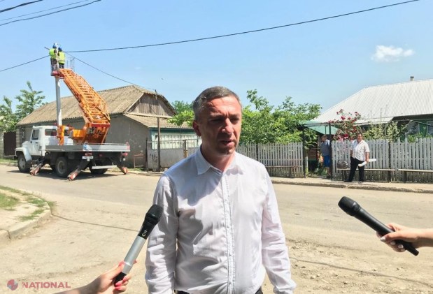 FOTO // Partidul „ȘOR” realizează promisiunea de a ILUMINA toată republica: lucrările continuă acum în satul Doltu, raionul Fălești