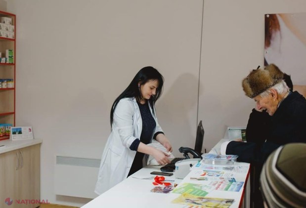 FOTO // Premieră pentru comuna Jora de Mijloc. Este prima localitate rurală unde a fost inaugurată o Farmacie Socială. Prețurile la medicamente sunt cu 40% mai mici