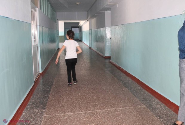EDUCAȚIE incluzivă // Dumitrița și-a găsit „sensul vieții ei” la școală, printre semeni: „La internat era altfel”
