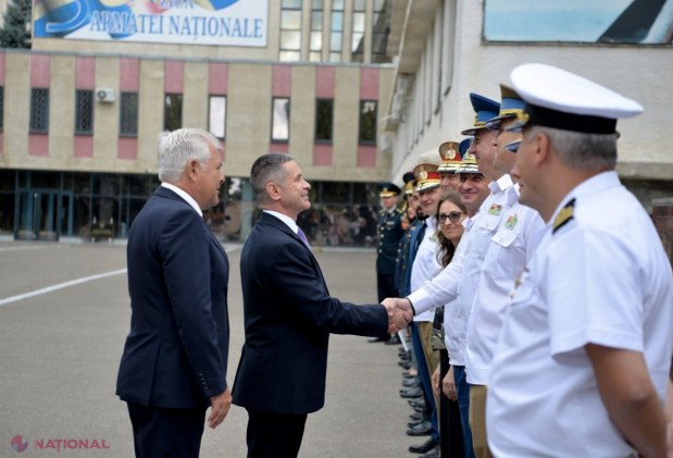 VIDEO, FOTO // România a oferit Armatei Naționale un lot de echipamente individuale de PROTECȚIE BALISTICĂ și autoturisme de teren. Angel Tîlvăr: „Suntem gata să oferim asistență de specialitate și sprijin Armatei Naţionale în multiple domenii”