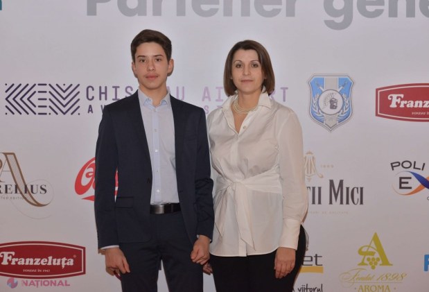 FOTO // La Chișinău a fost LANSAT „Almanahul POLITIC 2018”