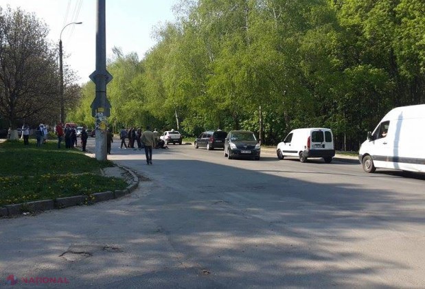 FOTO // Accident CUTREMURĂTOR în capitală. Mama a fost martoră când copilul i-a fost lovit de un automobil