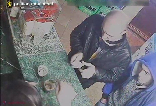 Acești indivizi sunt căutaţi de poliţie! Îi cunoști?