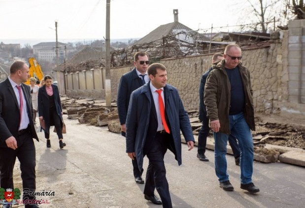 FOTO // Ilan Șor: „În timp ce politicienii pălăvrăgesc, eu construiesc drumuri”