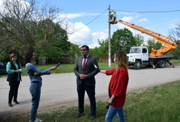 FOTO // Ilan Șor a anunțat despre continuarea lucrărilor de ILUMINARE STRADALĂ încă în două localități din raionul Orhei